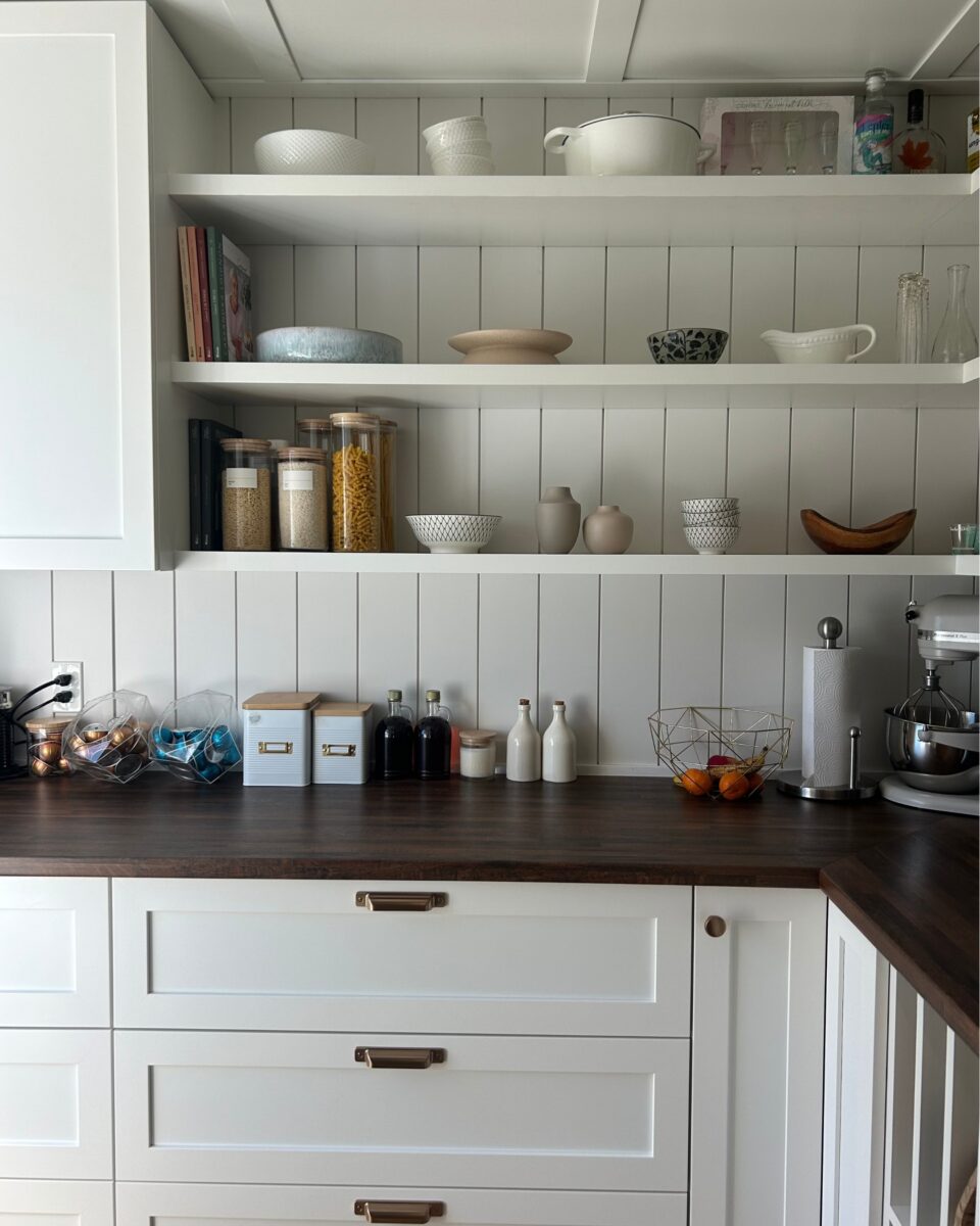 back kitcher espace de rangement farm house garde manger blanc bois