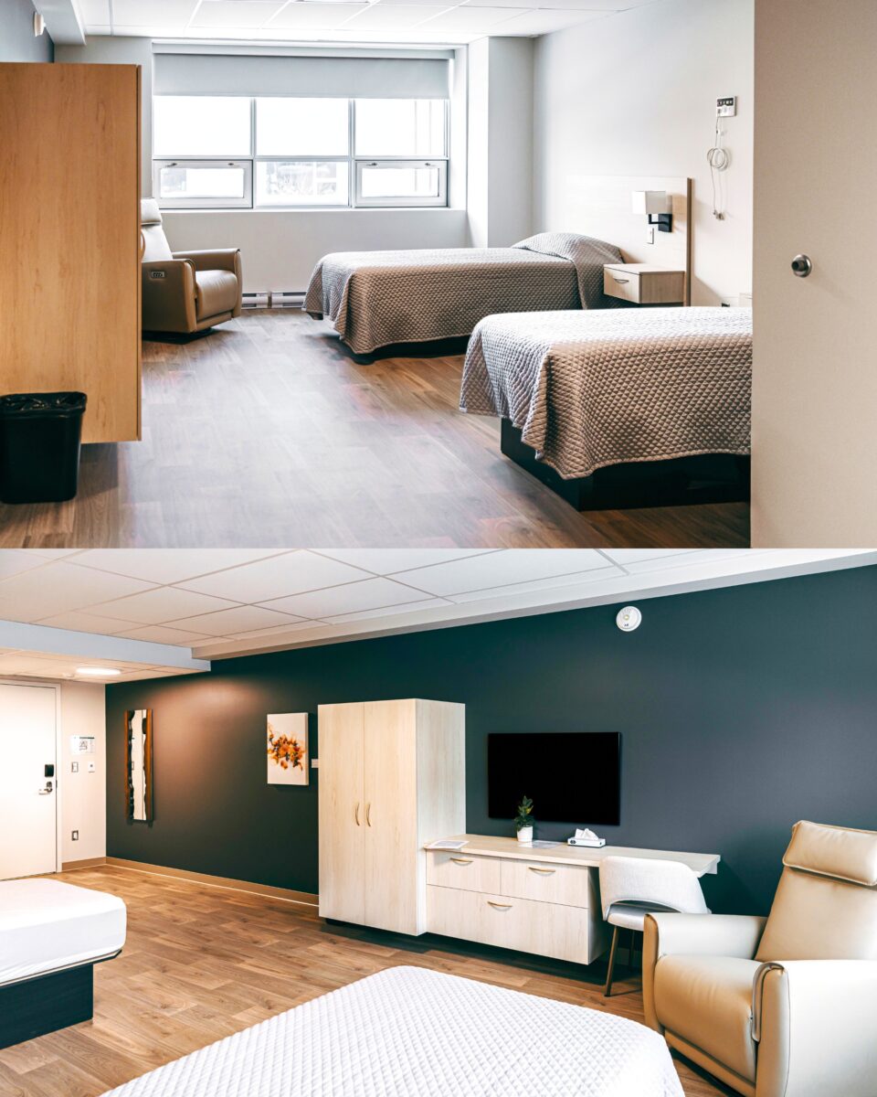 Les chambres de type hôtel dans un centre d’hébergement, dotées de lits confortables et de solutions de rangement fonctionnelles, offrent un espace intime, pratique et apaisant pour le séjour des usagers.