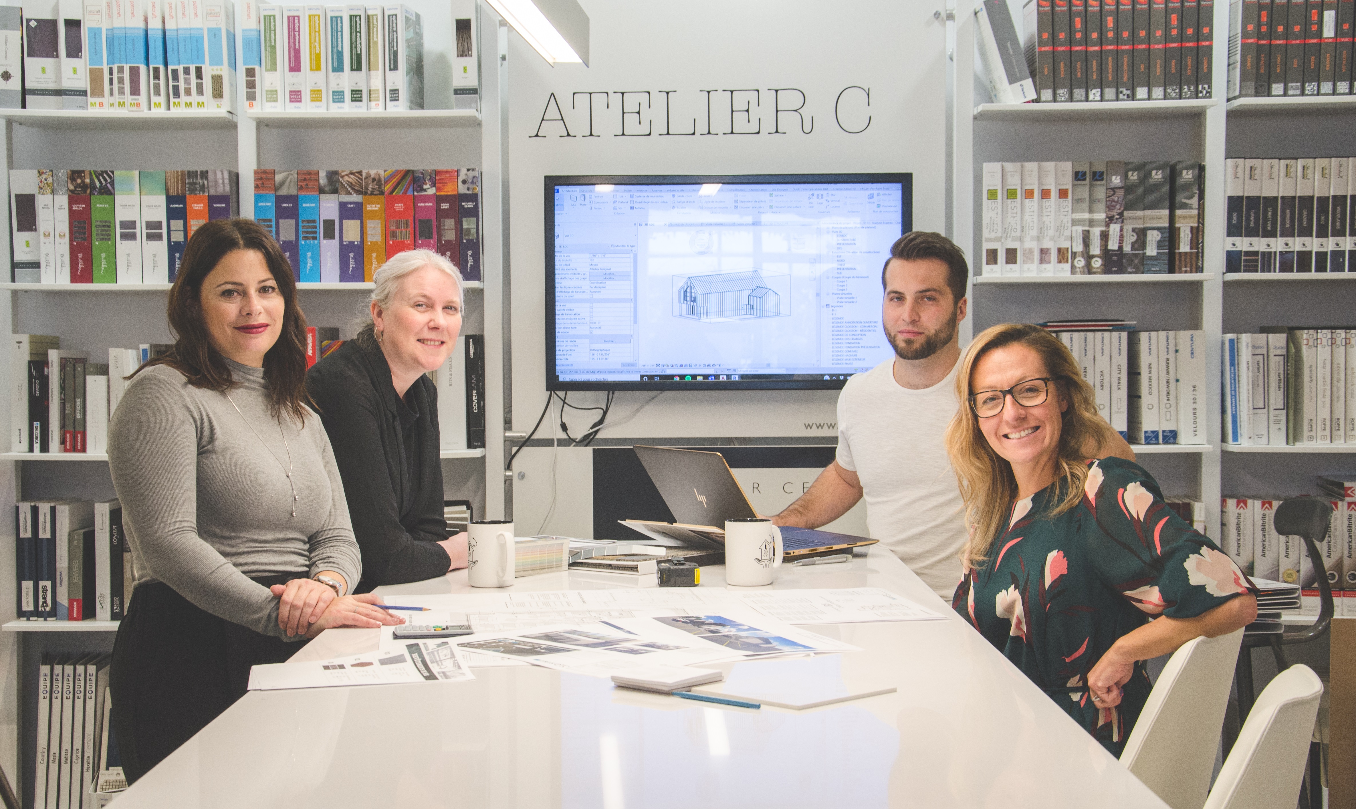 Manon, Stéfanie, Bobby et Nadyne Hugo, Nadyne, Martin - Éclairage ETC